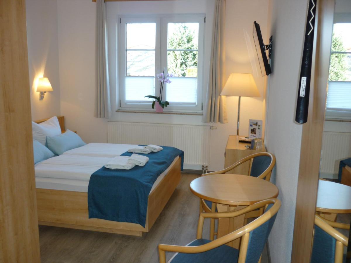 Pension Zum Leuchtturm Bastorf Exteriör bild