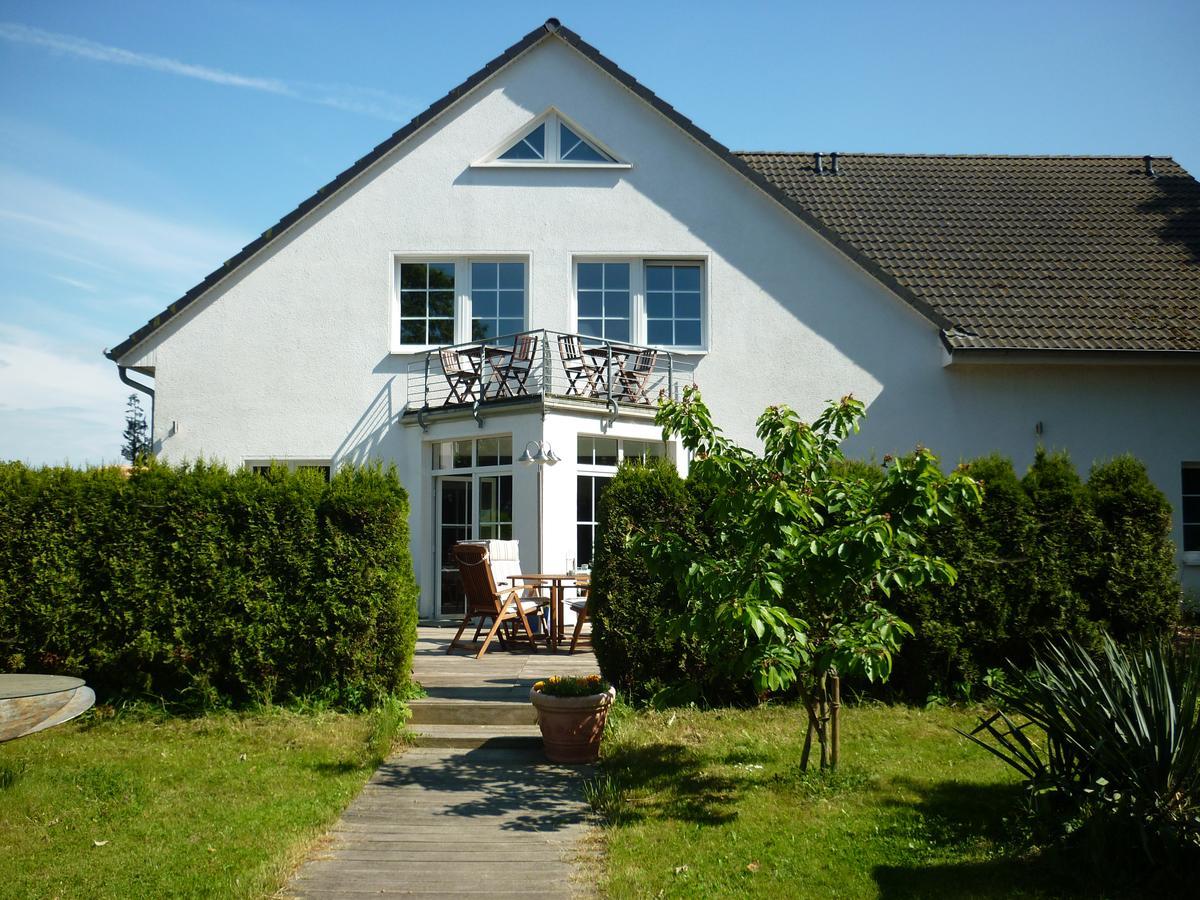 Pension Zum Leuchtturm Bastorf Exteriör bild