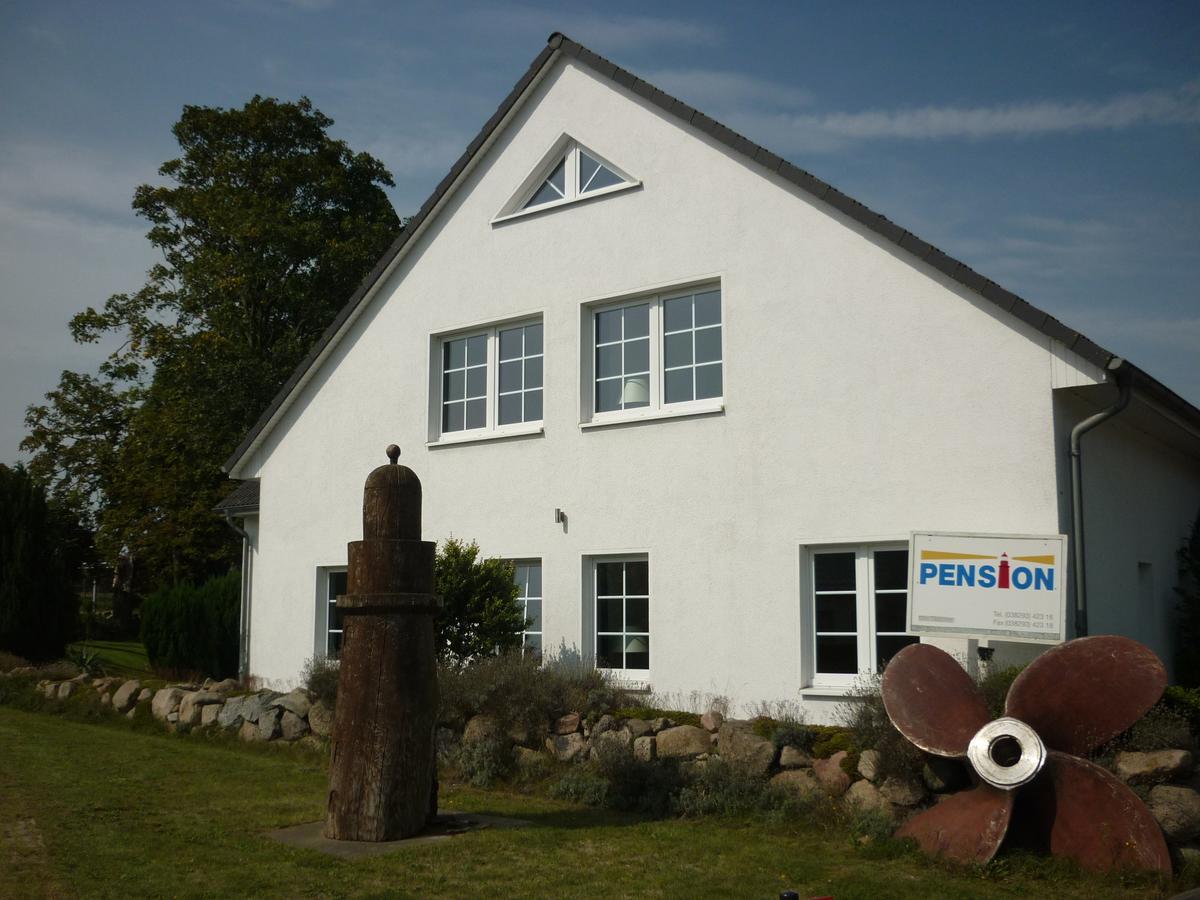 Pension Zum Leuchtturm Bastorf Exteriör bild