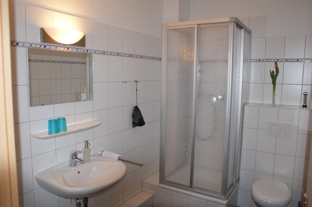 Pension Zum Leuchtturm Bastorf Exteriör bild