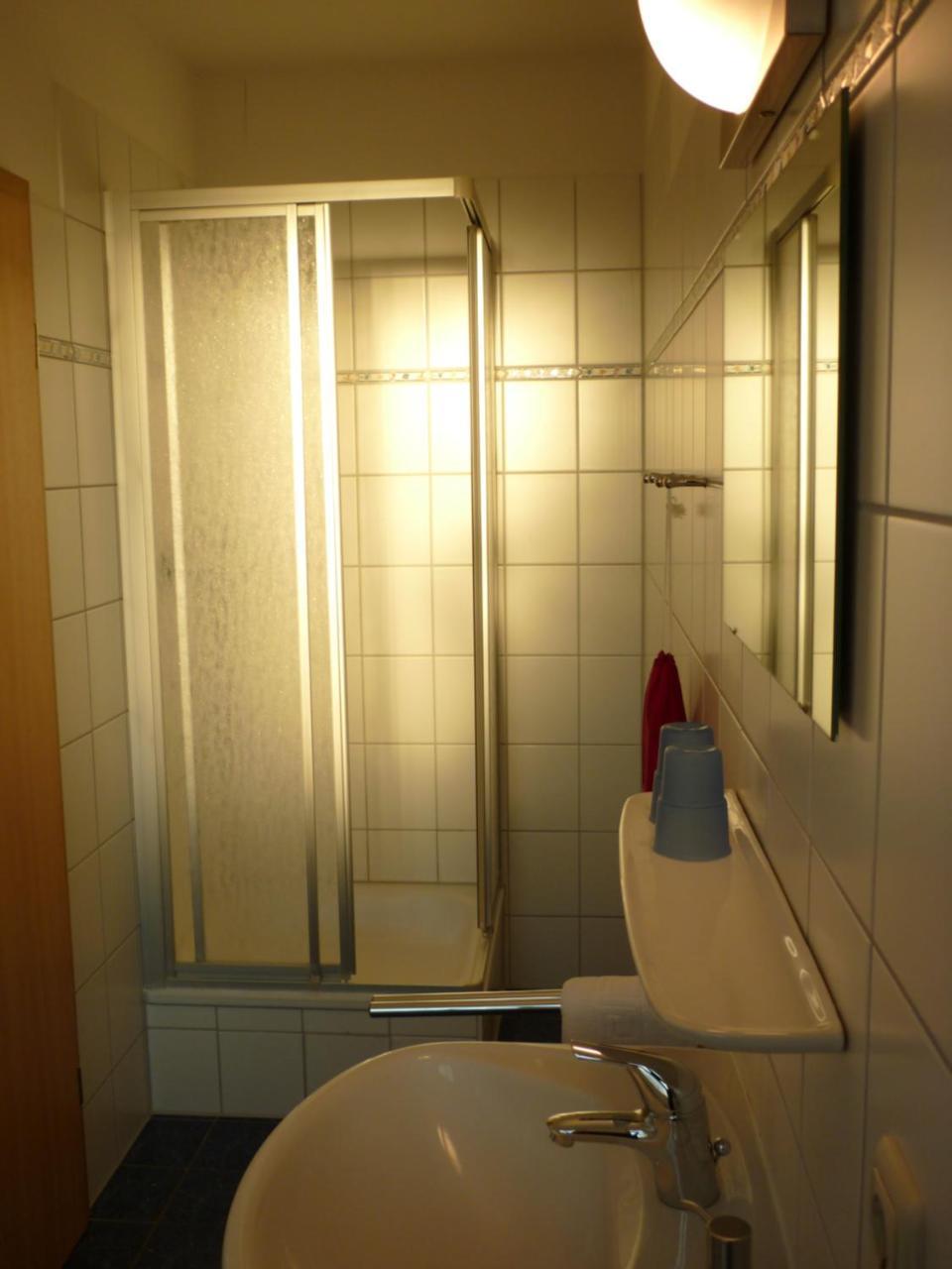 Pension Zum Leuchtturm Bastorf Exteriör bild
