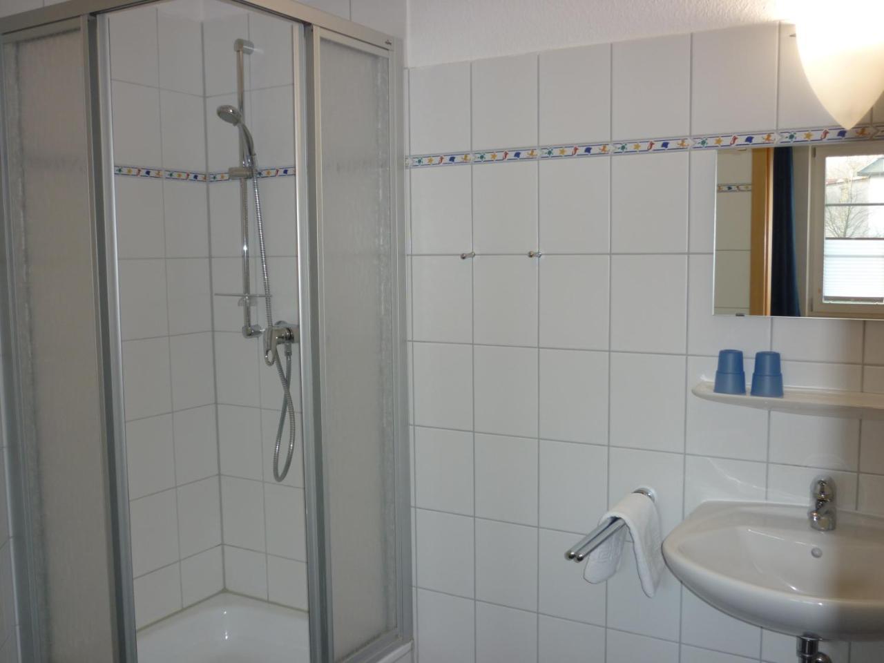 Pension Zum Leuchtturm Bastorf Exteriör bild