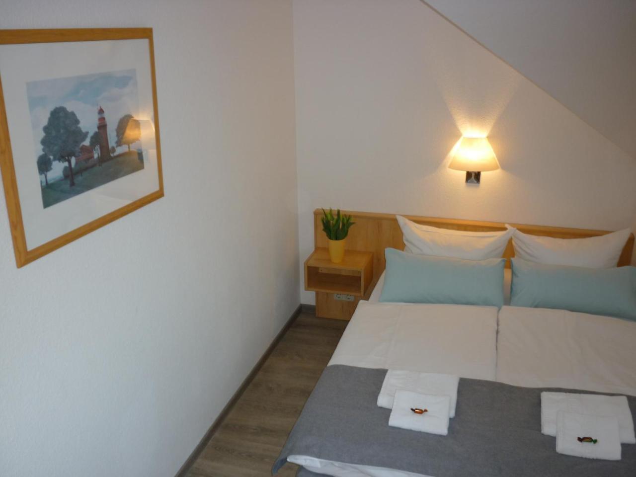 Pension Zum Leuchtturm Bastorf Exteriör bild