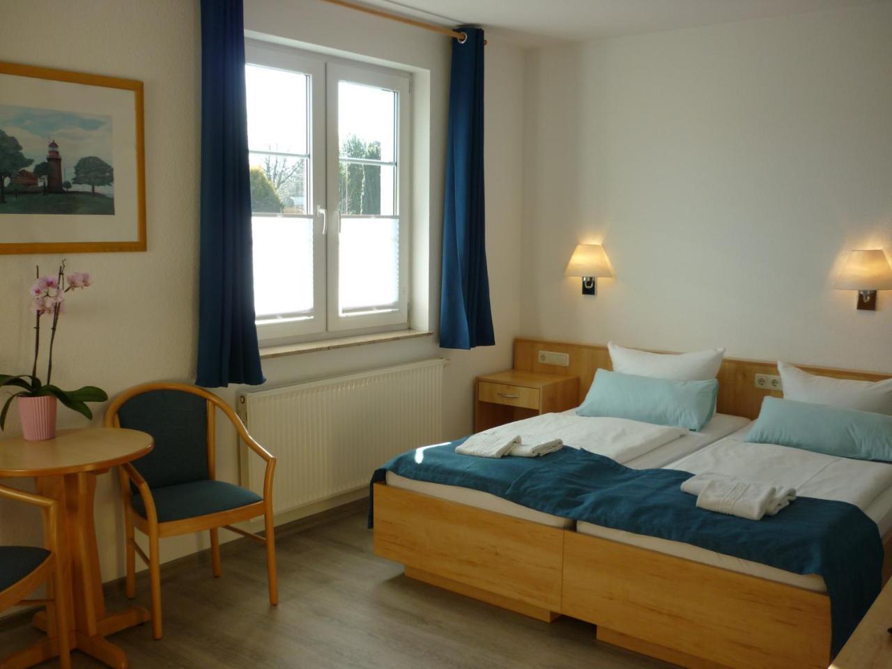 Pension Zum Leuchtturm Bastorf Exteriör bild